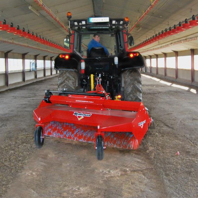 rabaud-chicken-coop-sweeper