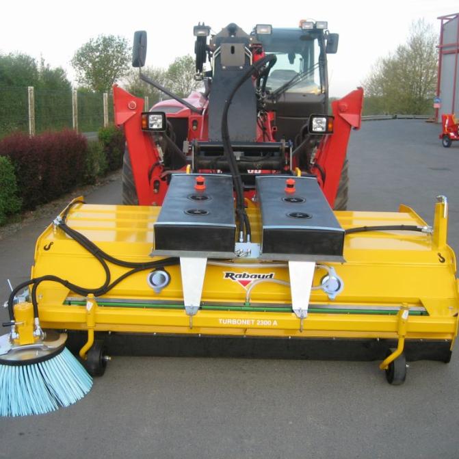 rabaud-manitou-telescopic-sweeper