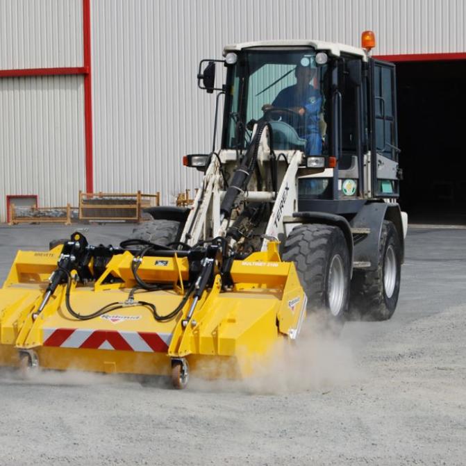 terex-loader-sweeper