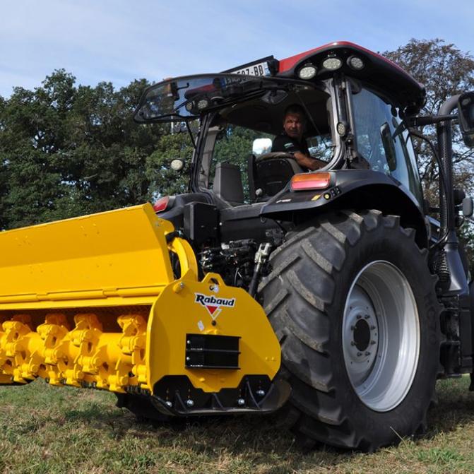 trituradora-forestal-tracteur-martillos-moviles