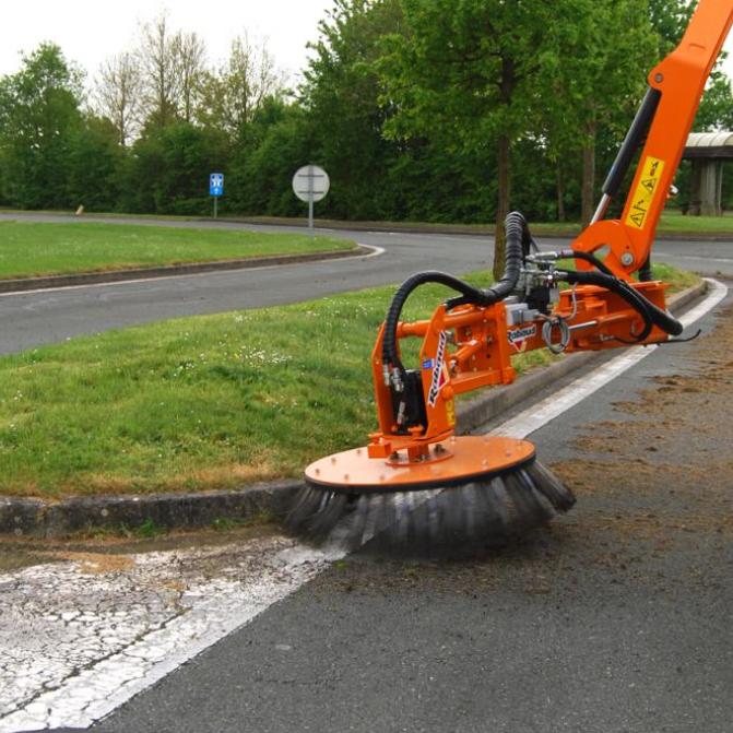 sidewalk-weeding