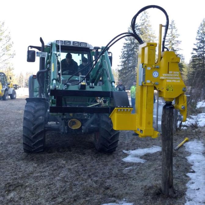 enfonce-pieux-chargeur-tracteur