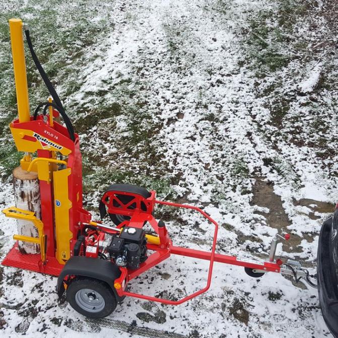 log-splitter-with-motor-and-trailer