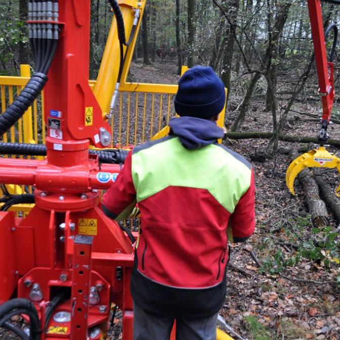 operateur-grue-remorque-foret