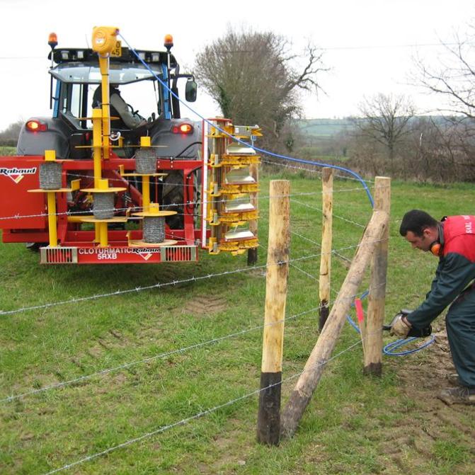 barbed-wire-fence-installation