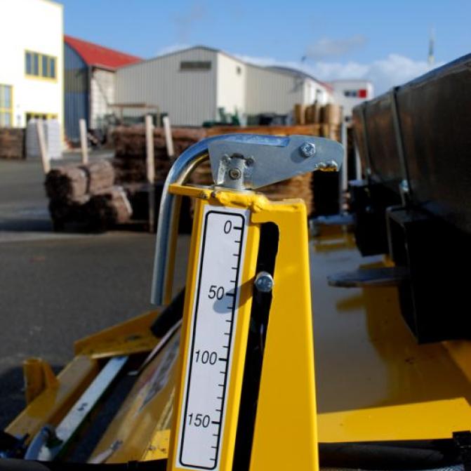 broom-adjustment-on-forklift