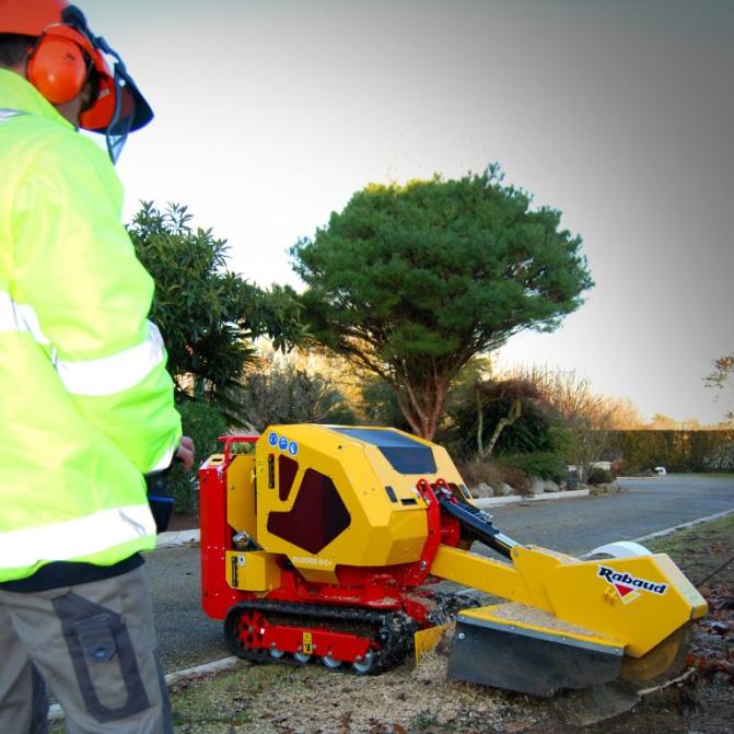 rabaud-tracked-stump-grinder