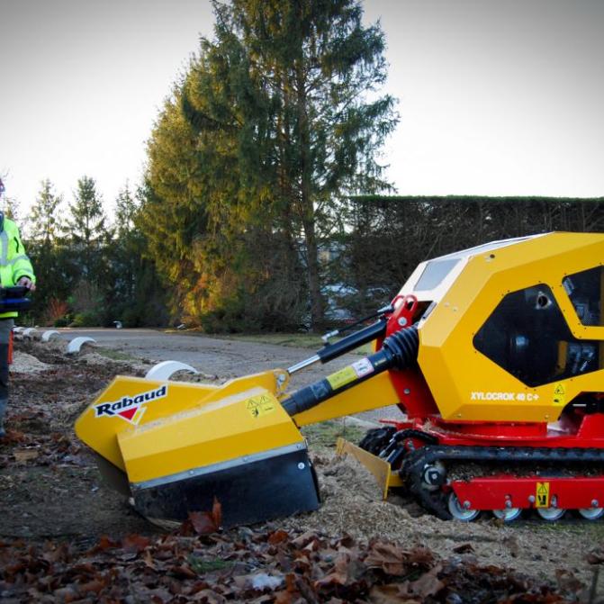 tracked-stump-grinder