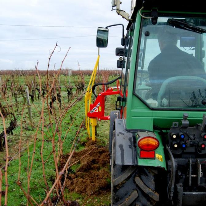 tariere-vigne-pare-fil