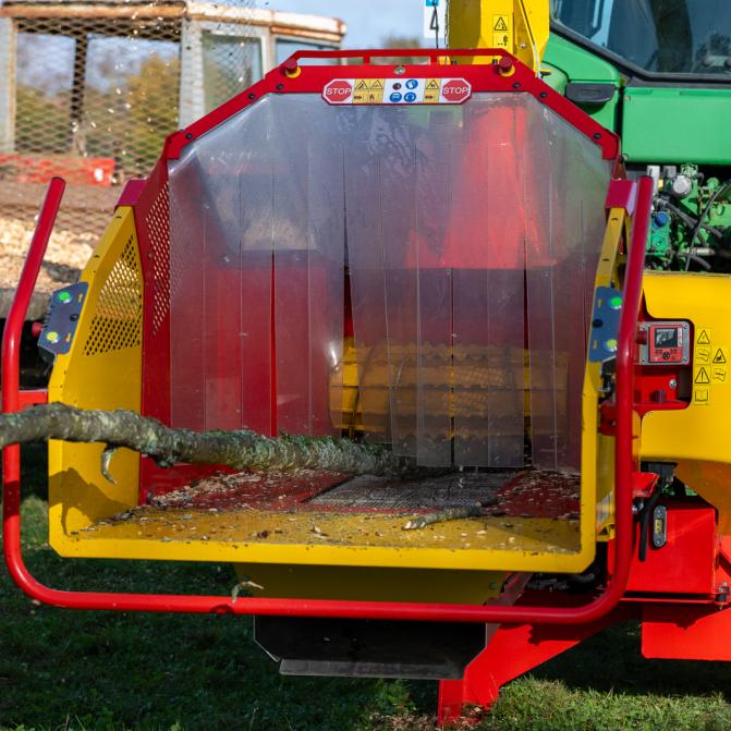 vegetor-200t-traktorzufuhr-mit-walze
