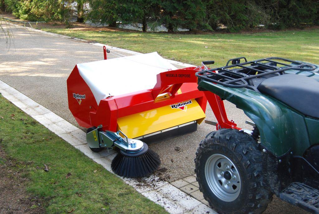 Collecting sweeper : TOWED 1000 A | Rabaud