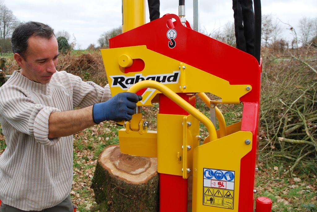 Focus sur les produits forestiers Rabaud : fendeuse de bûches, scie  circulaire