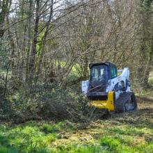 shredding-bushes-and-cleaning-with-rabaud