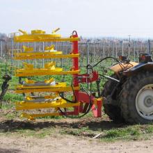 vineyard-smooth-wire-unroller
