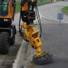 unkrautbekämpfung-an-kreisverkehr