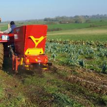 epandage-compost-fumier-tracteur