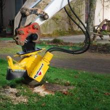 stump-grinder-on-excavator