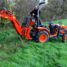 retro-excavator-mounted-auger