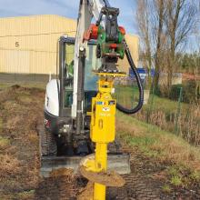 taladro-de-tierra-hidráulico-tmr-en-pala-komatsu