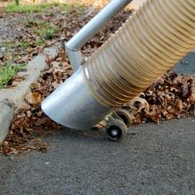 hose-wheel-leaf-vacuum